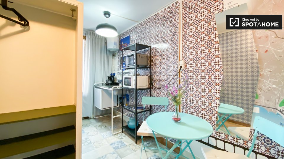 Double room Lisbon, 6 beds, 80m² — photo 10