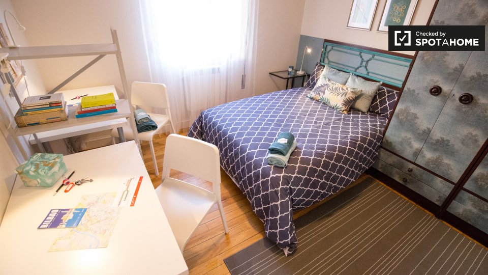Double room Bilbao, 3 beds, 80m² — photo 7