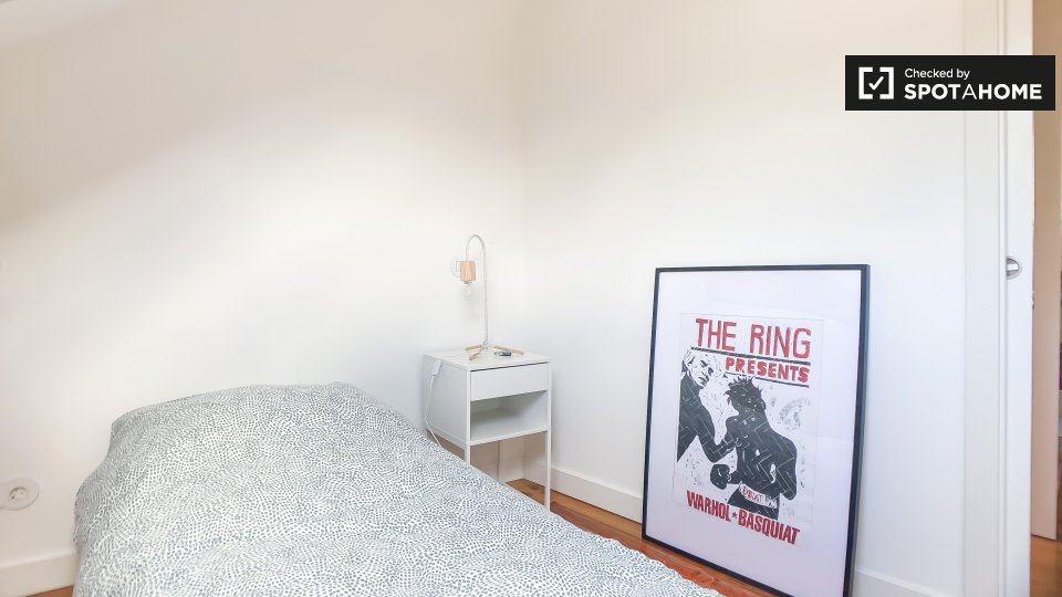 Apartment Lisbon, 2 beds, 70m² — photo 17