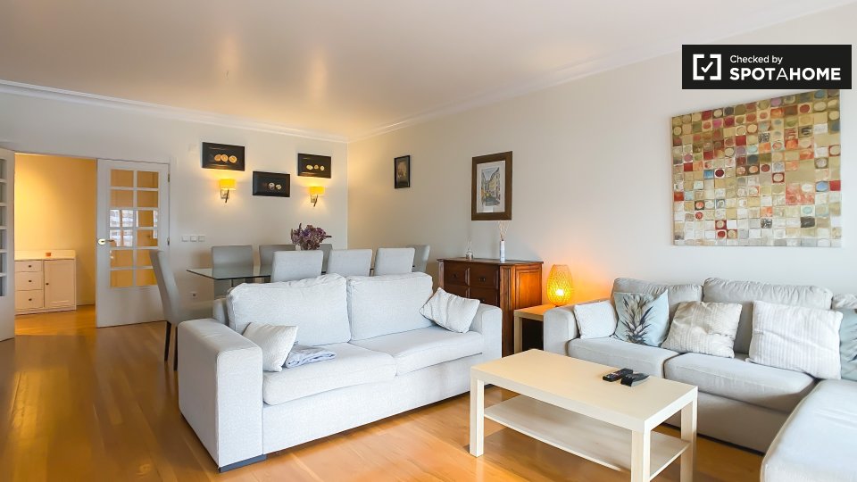 Apartment Lisbon, 3 beds — photo 17
