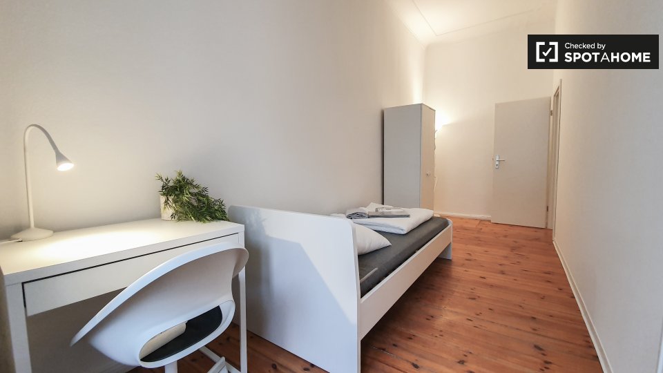 Double room Berlin, 3 beds — photo 17