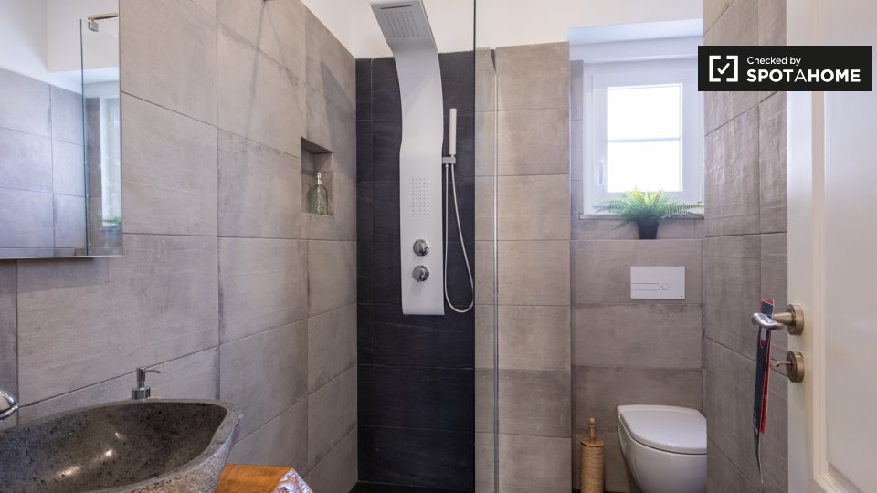 Double room Lisbon, 3 beds, 150m² — photo 9