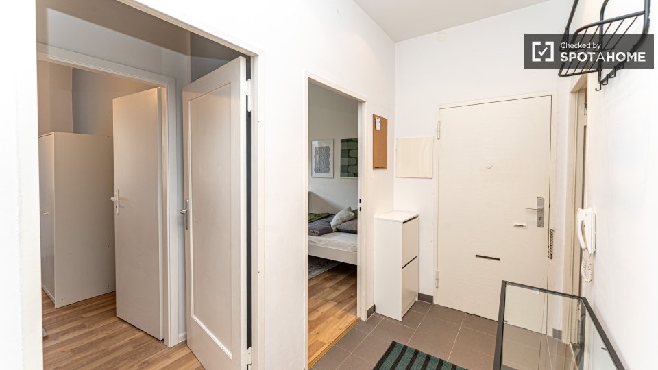 Double room Berlin, 3 beds, 58m² — photo 16