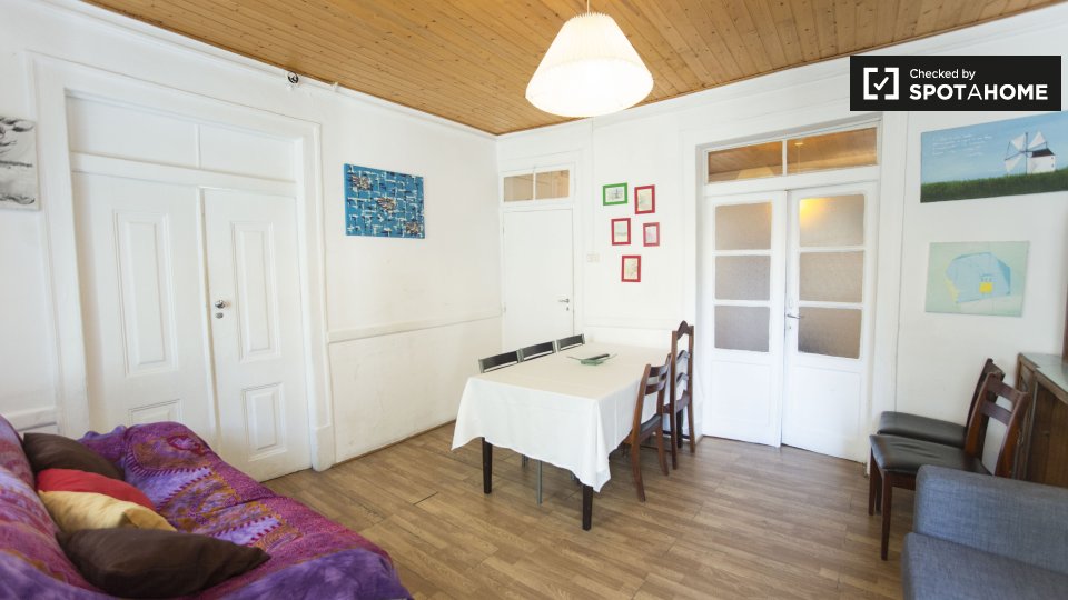 Apartment Lisbon, 5 beds, 94m² — photo 11