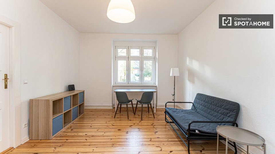 Double room Berlin, 3 beds, 73m² — photo 9