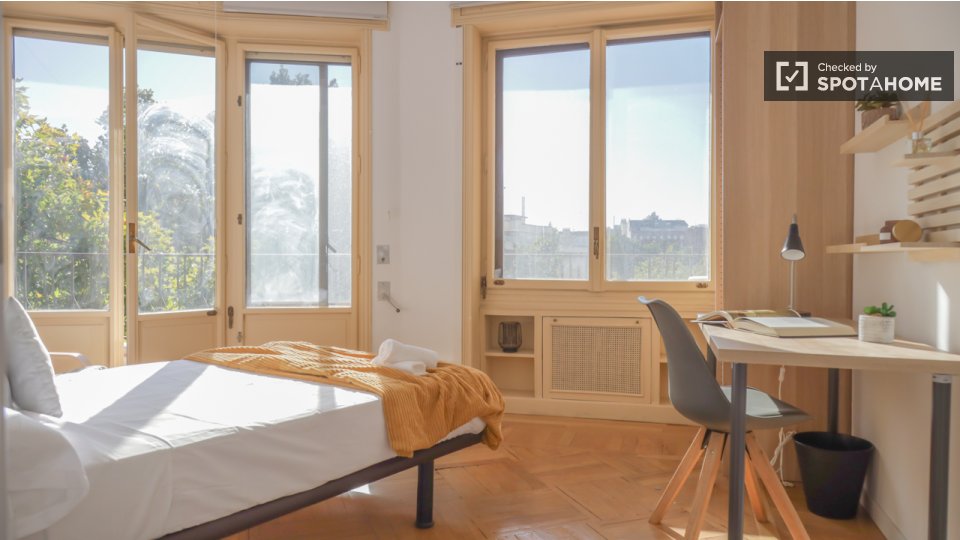 Double room Madrid, 18 beds — photo 15