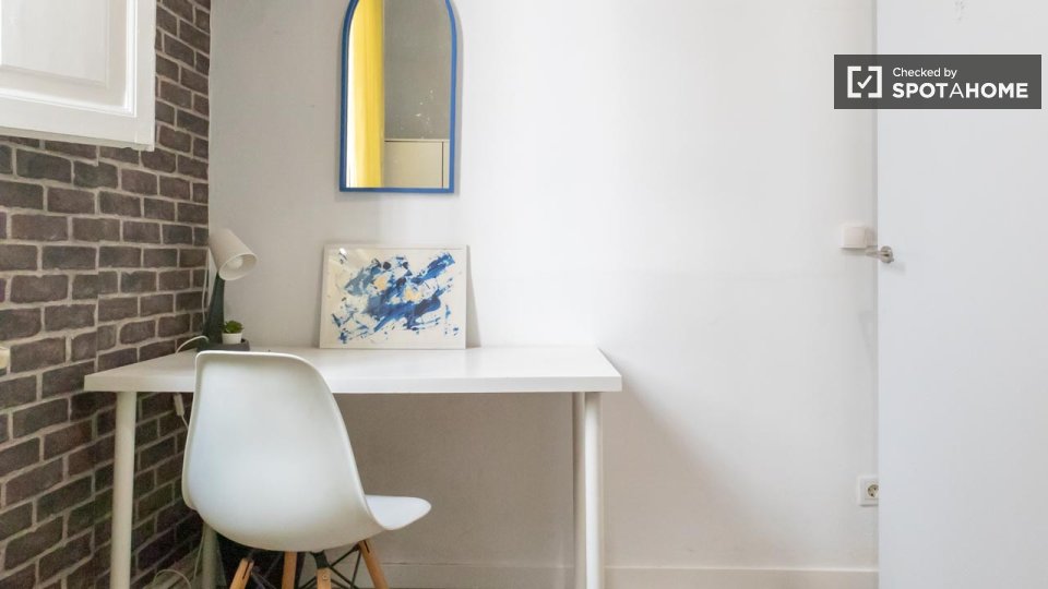 Double room Madrid, 5 beds, 100m² — photo 54