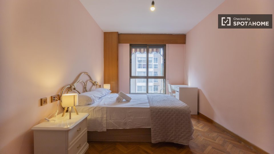 Double room Valencia, 5 beds, 240m² — photo 27