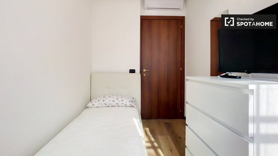 Double room Milan, 8 beds, 300m² — photo 7