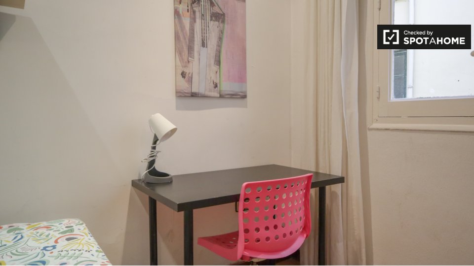Double room Madrid, 7 beds, 200m² — photo 11