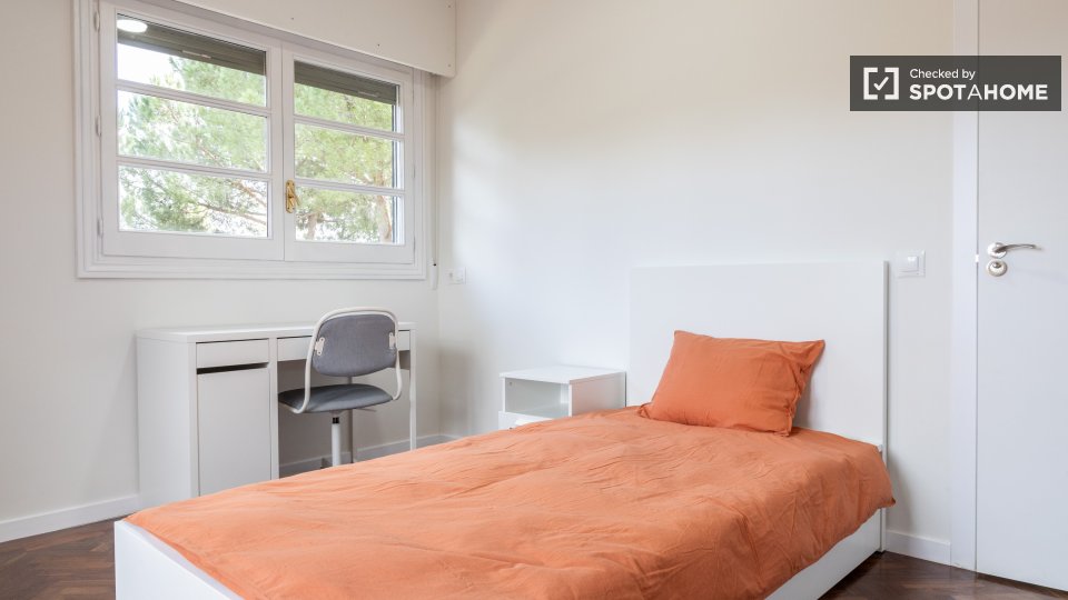 Double room Madrid, 14 beds — photo 13