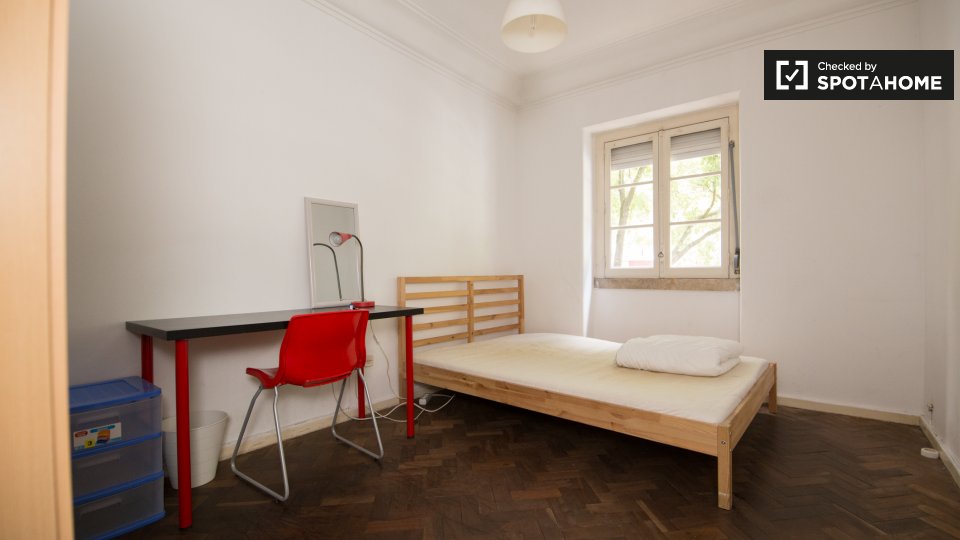 Double room Lisbon, 7 beds, 100m² — photo 1