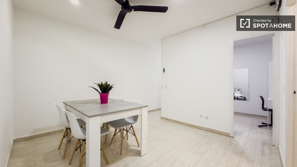 Double room Barcelona, 2 beds, 50m² — photo 25