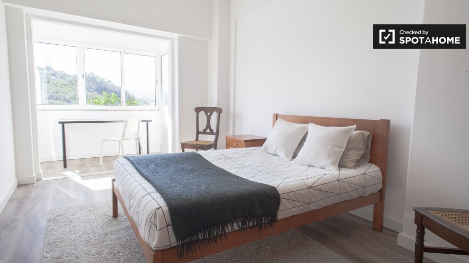 Double room Lisbon, 4 beds, 75m² — photo 12