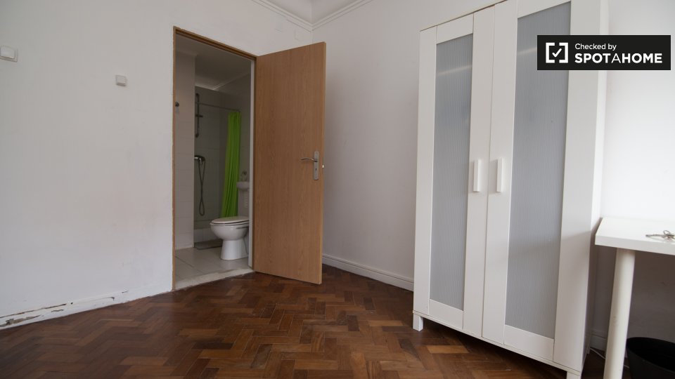 Double room Lisbon, 7 beds, 100m² — photo 5