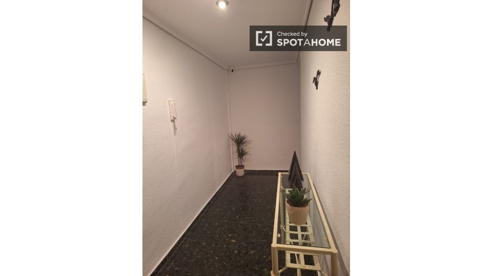 Double room Valencia, 5 beds, 110m² — photo 22