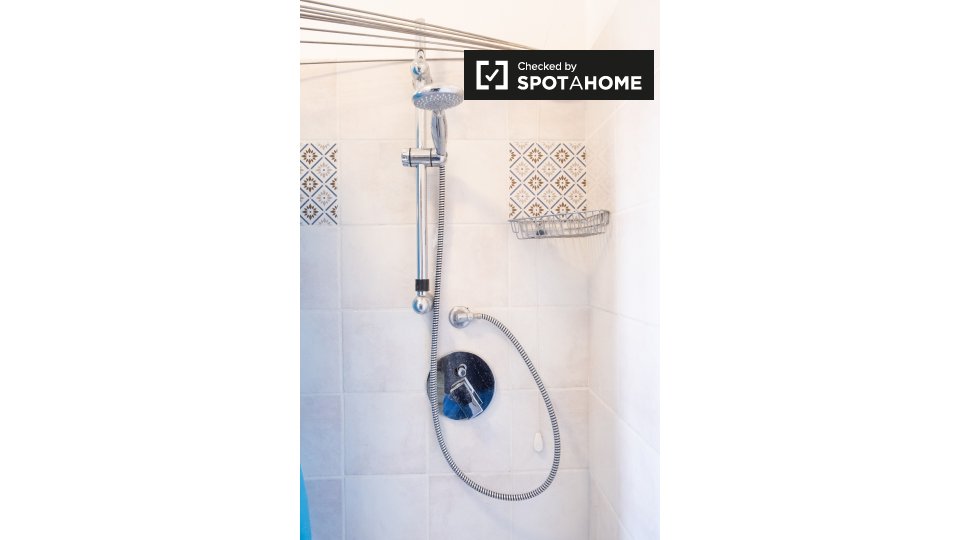Double room Rome, 3 beds, 105m² — photo 8