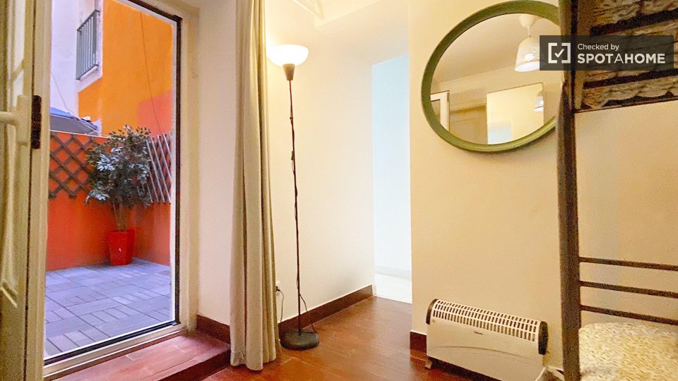 Apartment Lisbon, 2 beds, 79m² — photo 13
