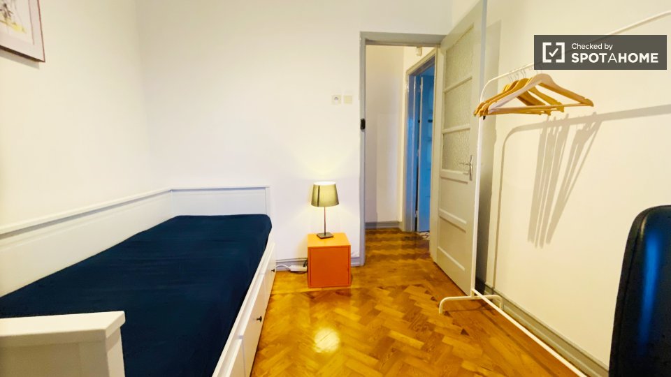 Double room Lisbon, 5 beds, 120m² — photo 44