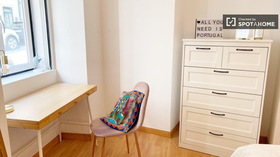 Double room Lisbon, 2 beds, 80m² — photo 24