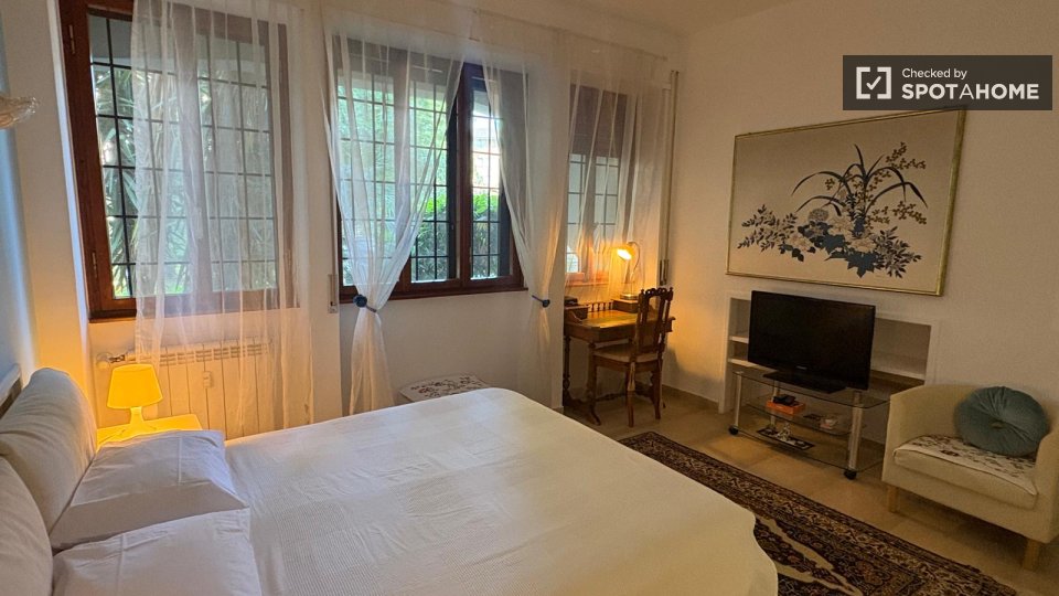 Apartment Rome, 1 bed — photo 36