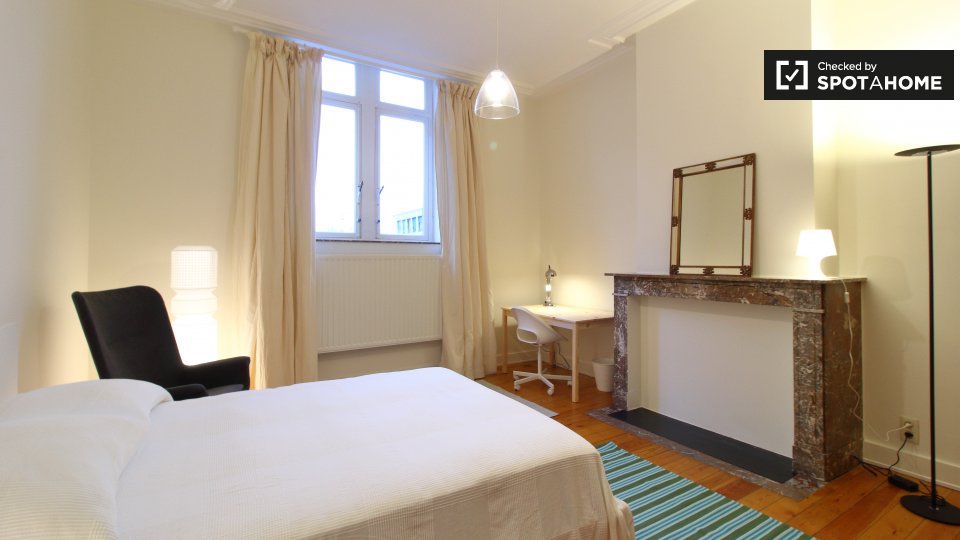 Double room Brussels, 11 beds, 750m² — photo 1
