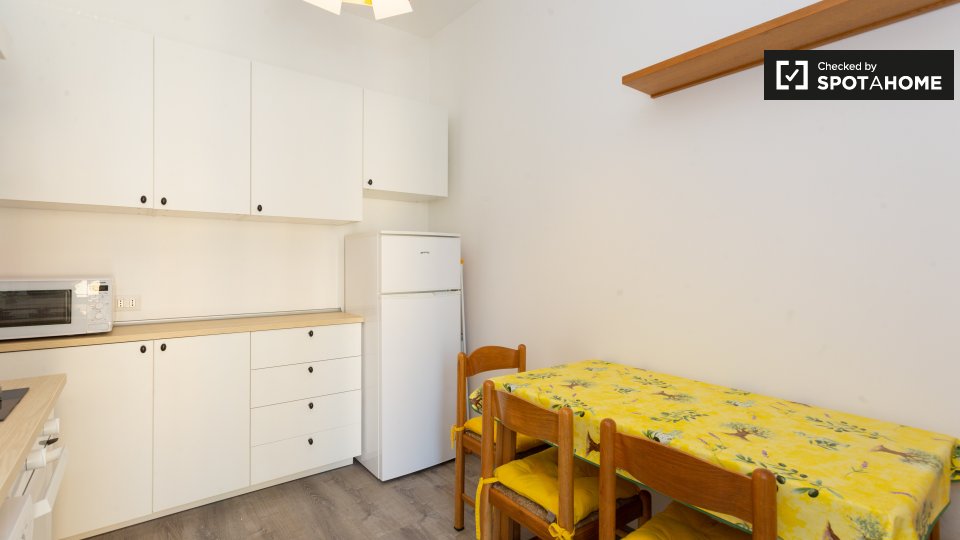 Double room Milan, 3 beds — photo 11
