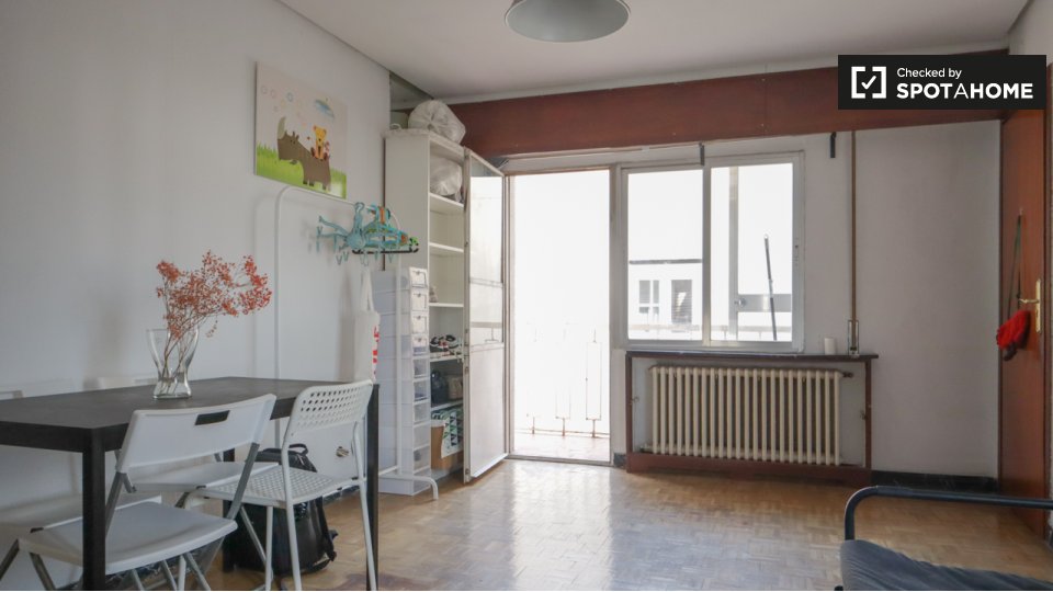 Double room Madrid, 4 beds, 100m² — photo 3