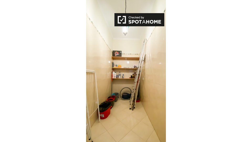 Apartment Lisbon, 4 beds — photo 14