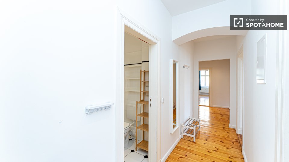 Double room Berlin, 5 beds, 124m² — photo 3