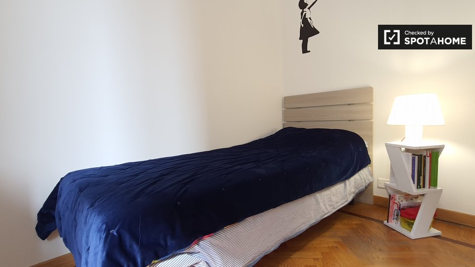Double room Milan, 3 beds, 90m² — photo 4