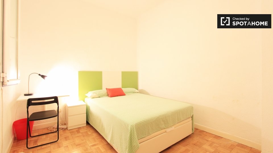 Double room Madrid, 4 beds, 110m² — photo 1