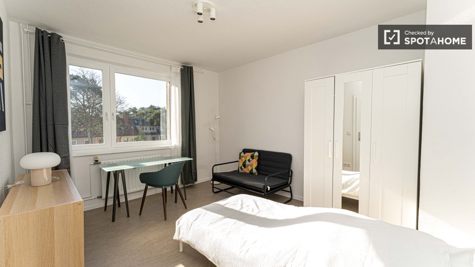 Double room Berlin, 4 beds, 68m² — photo 4