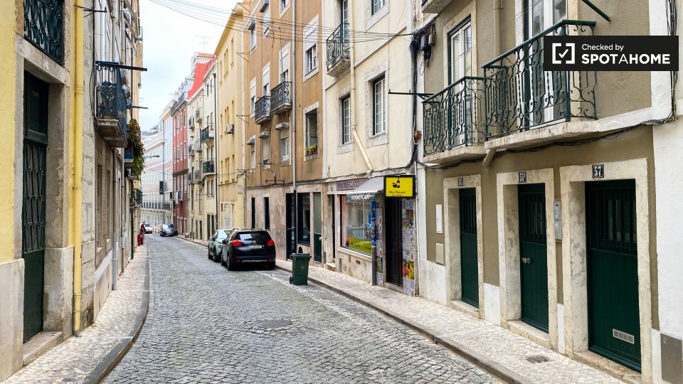 Apartment Lisbon, 1 bed — photo 14