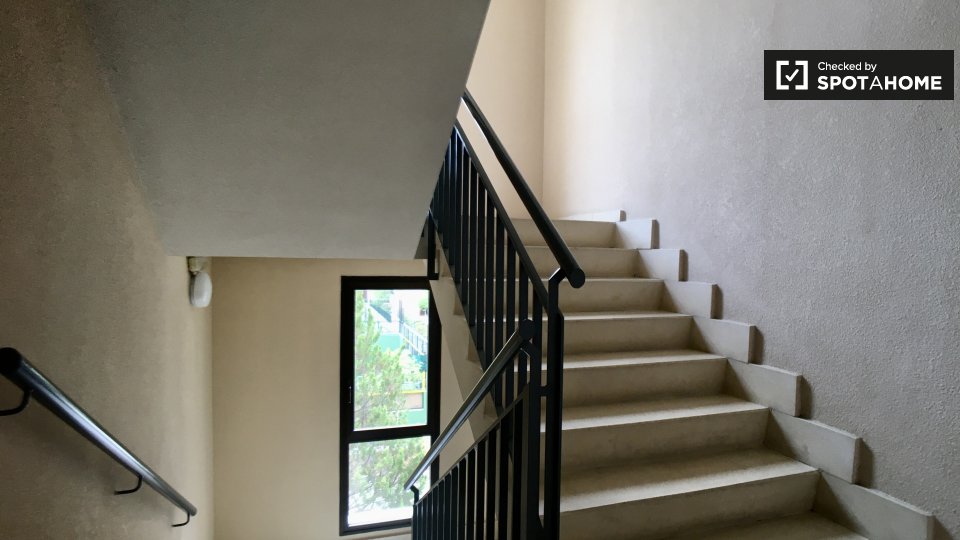 Double room Madrid, 3 beds, 100m² — photo 19