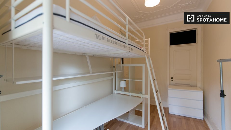 Double room Lisbon, 6 beds, 100m² — photo 1