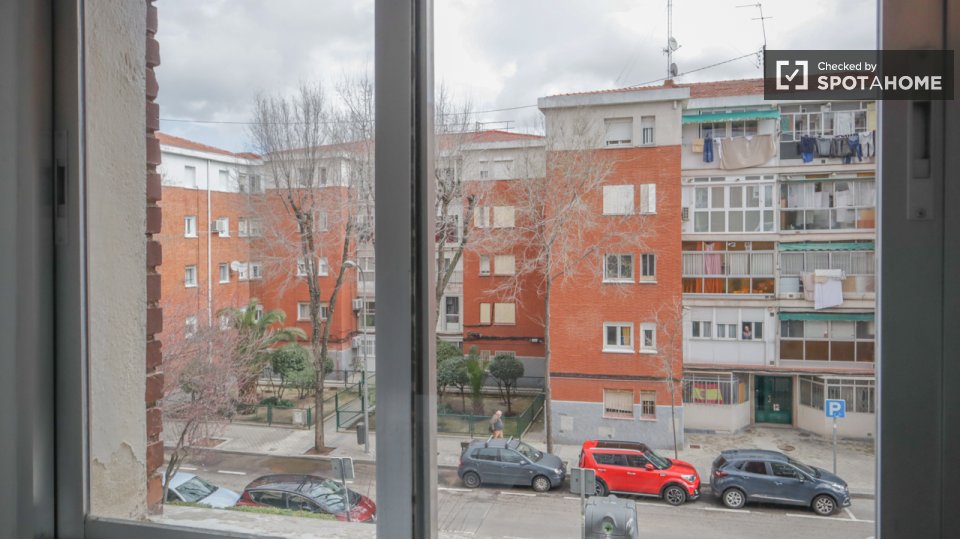 Double room Madrid, 4 beds, 65m² — photo 7