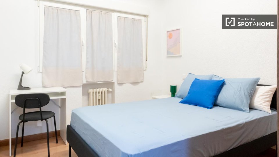 Double room Madrid, 6 beds, 116m² — photo 1