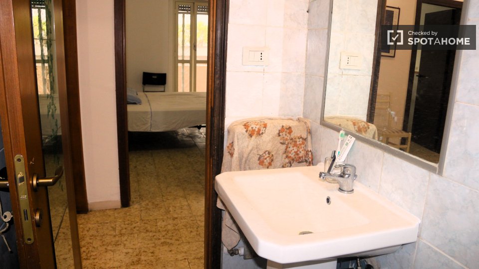 Double room Rome, 5 beds — photo 10