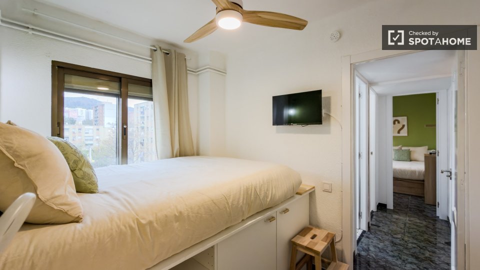 Double room Barcelona, 4 beds — photo 1