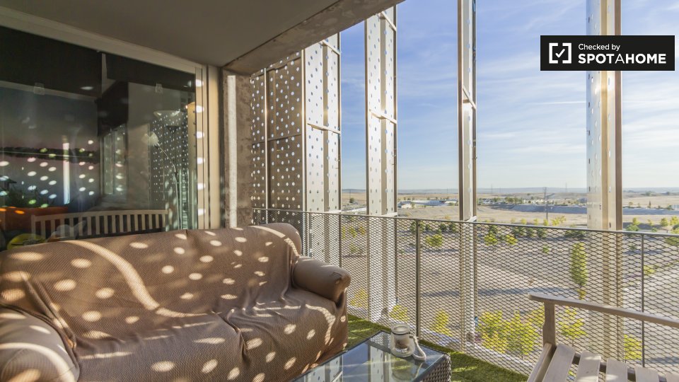 Double room Madrid, 3 beds, 120m² — photo 15