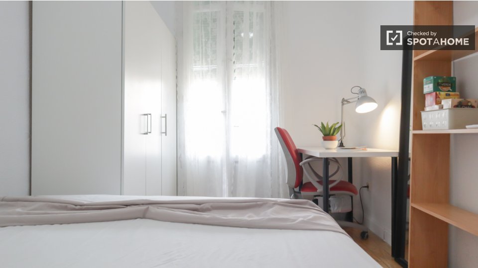 Double room Madrid, 10 beds — photo 10