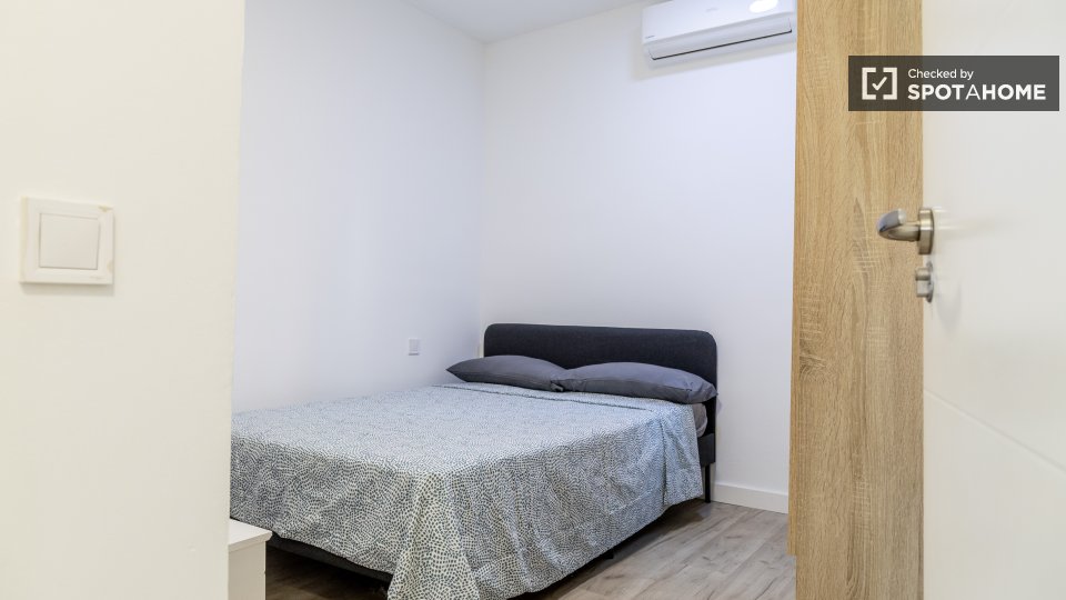 Double room Madrid, 5 beds — photo 13