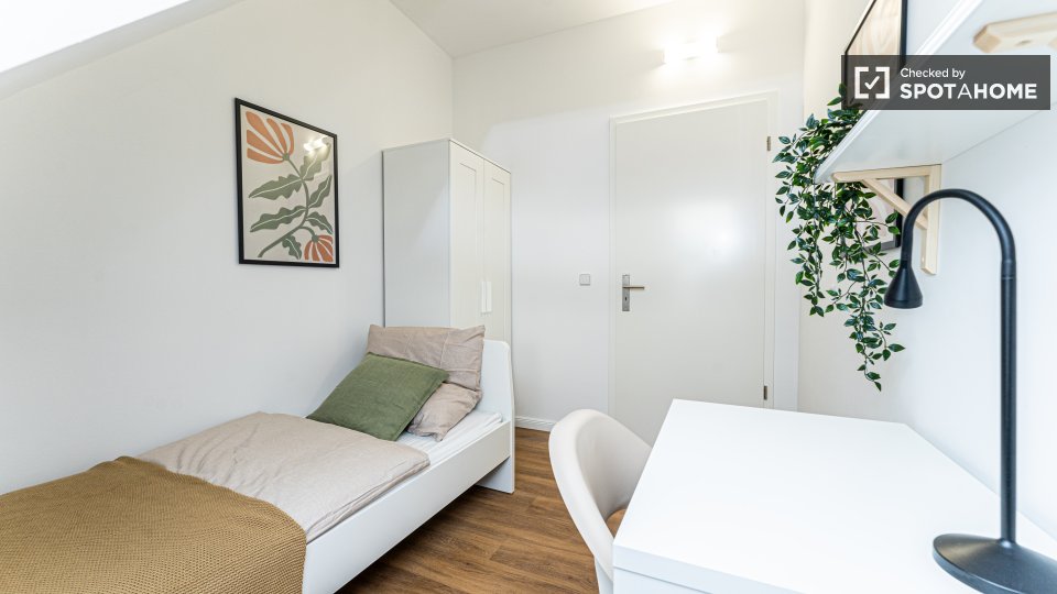 Double room Berlin, 5 beds, 105m² — photo 17