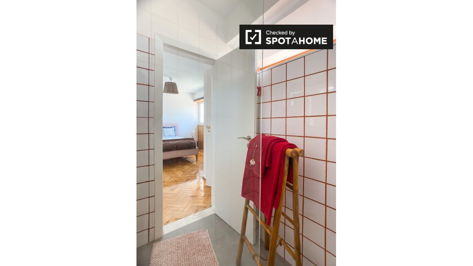 Double room Lisbon, 4 beds — photo 6
