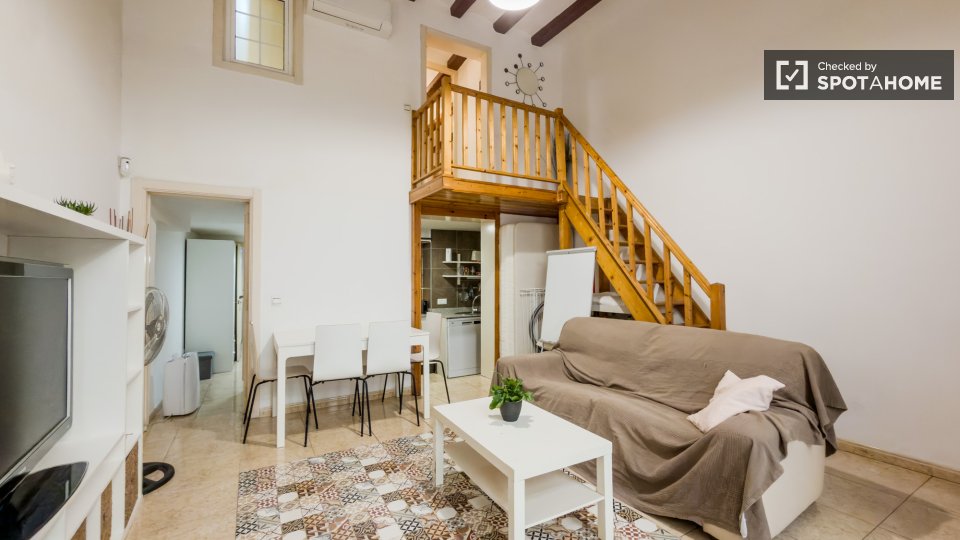 Double room Barcelona, 3 beds, 68m² — photo 23