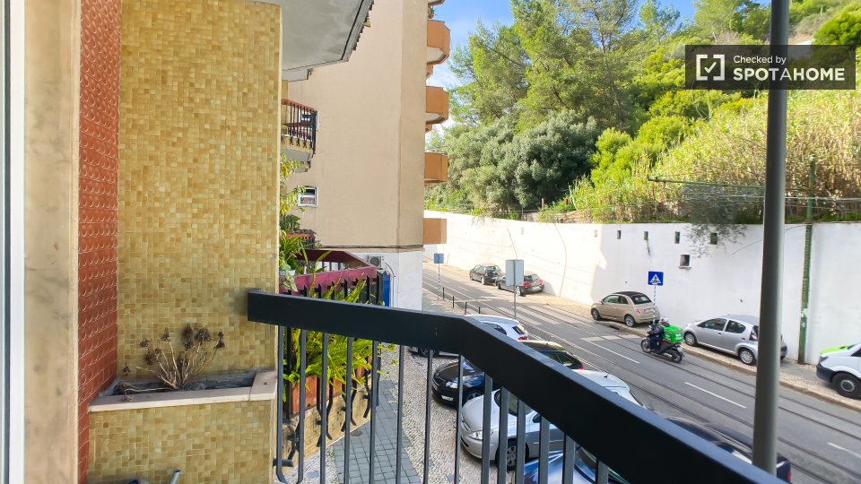 Apartment Lisbon, 2 beds, 77m² — photo 11