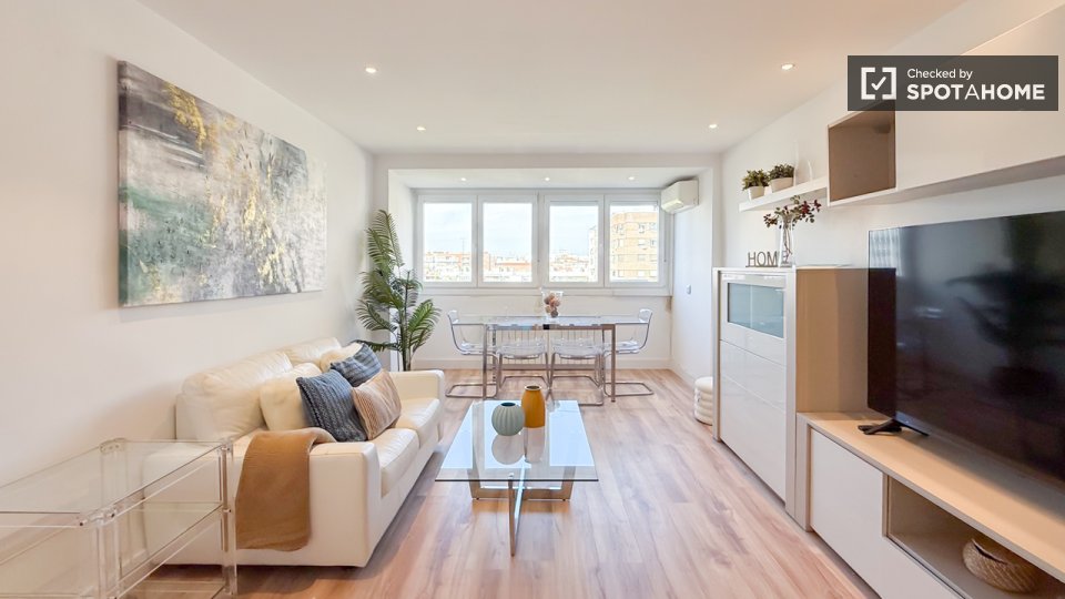 Piso de 4 habitaciones en alquiler en Castillejos, Madrid