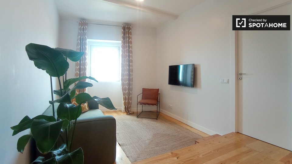 Apartment mono Lisbon, 60m² — photo 2