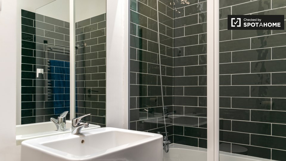 Apartment Lisbon, 2 beds — photo 17